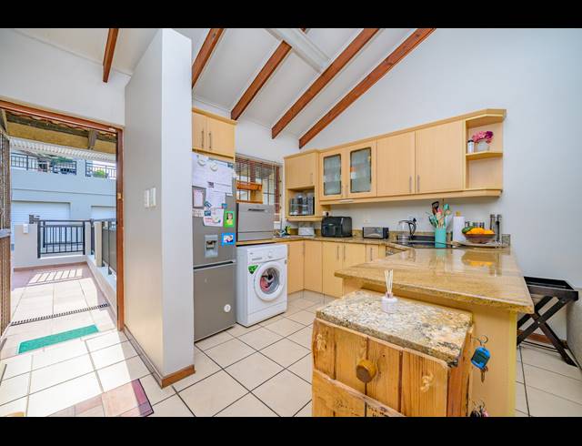 3 BEDROOM SIMPLEX FOR SALE IN COWIES HILL
